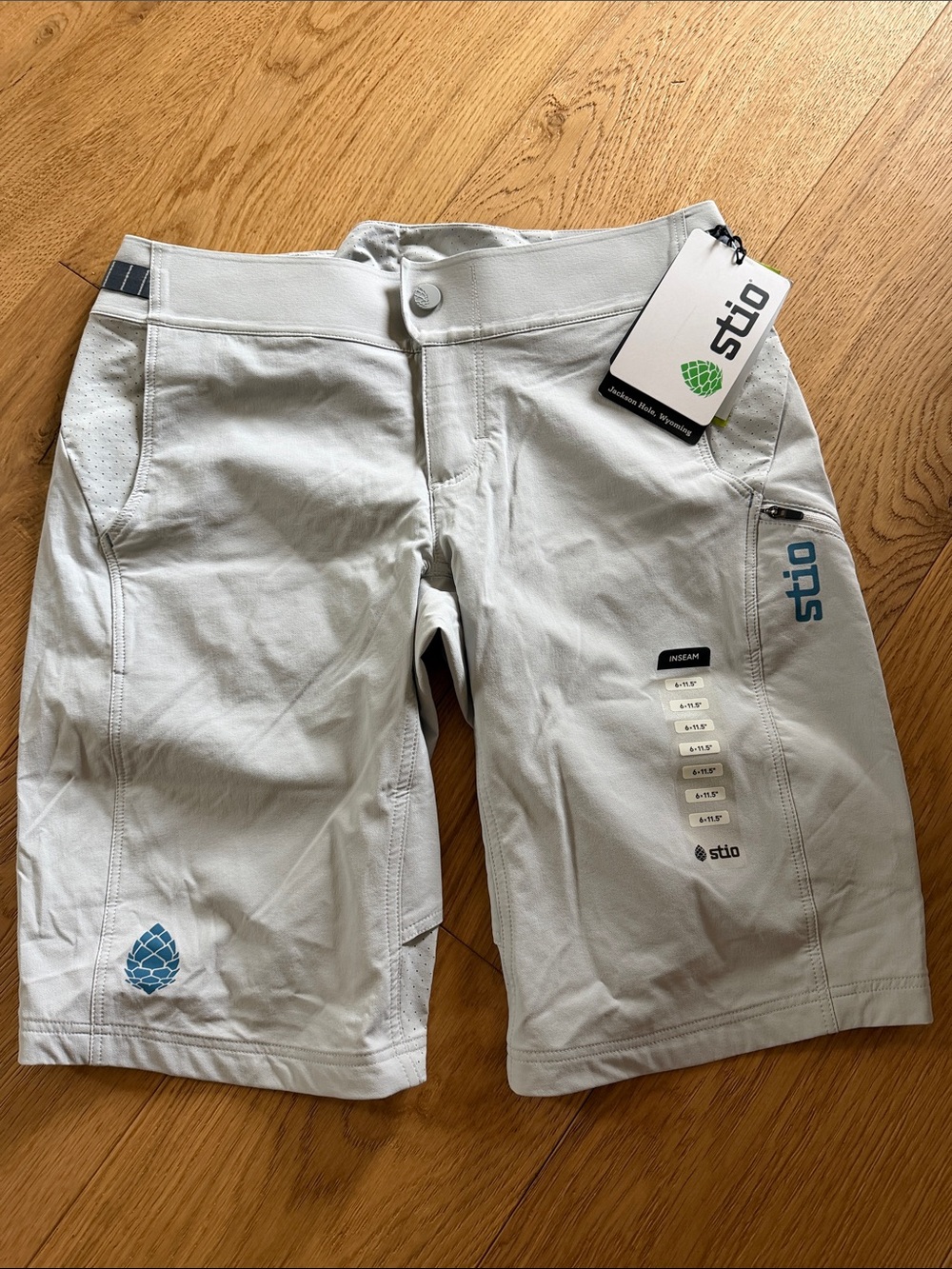 Stio Women’s White Bike Shorts with Teal Accents
